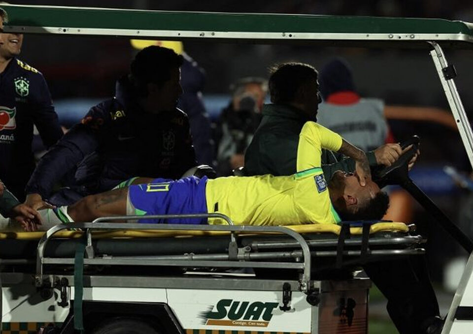 Haters Neymar Harus Lihat Video Ini, Rela Tahan Sakit Demi Bahagiakan Fan Cilik